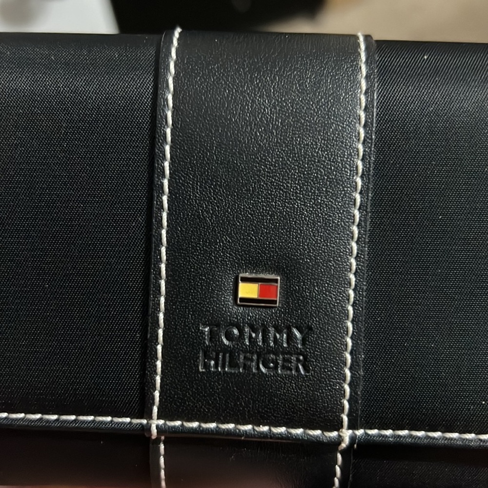 Tommy Compact Wallet - Picture 9 of 9